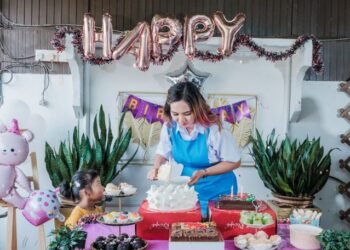kpop demon hunters birthday party